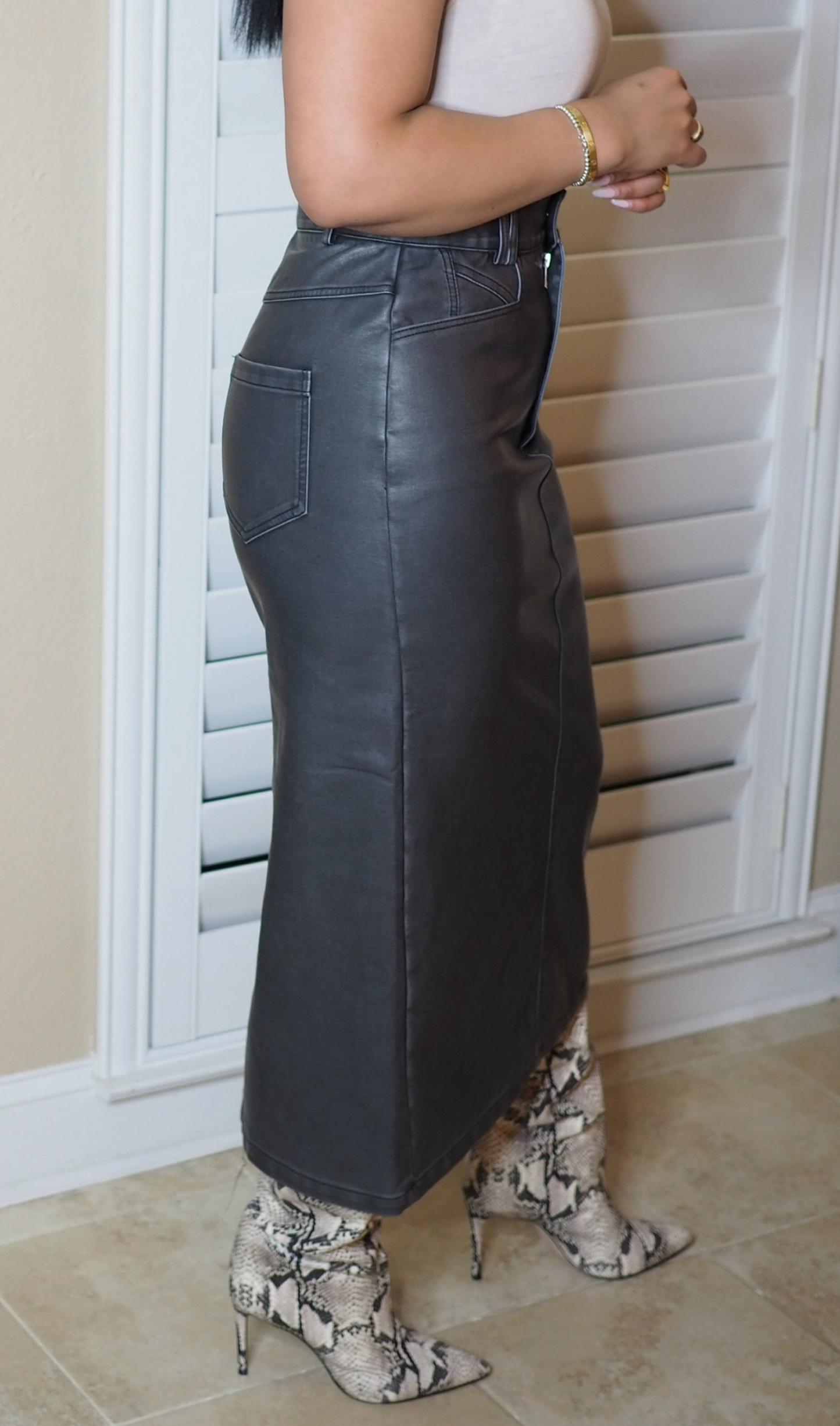 SLATE SOPHISTICATION | MIDI SKIRT