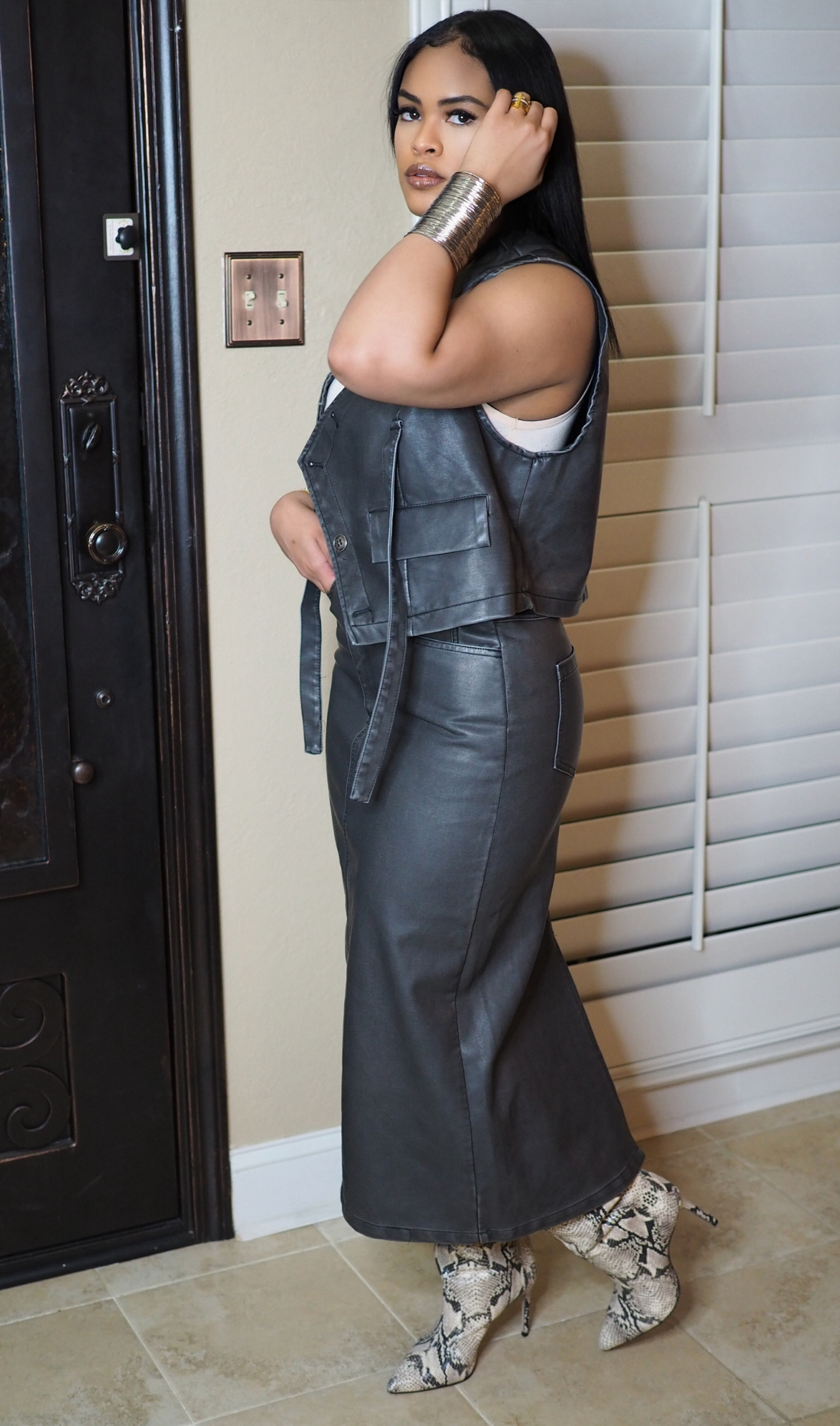 SLATE SOPHISTICATION | MIDI SKIRT
