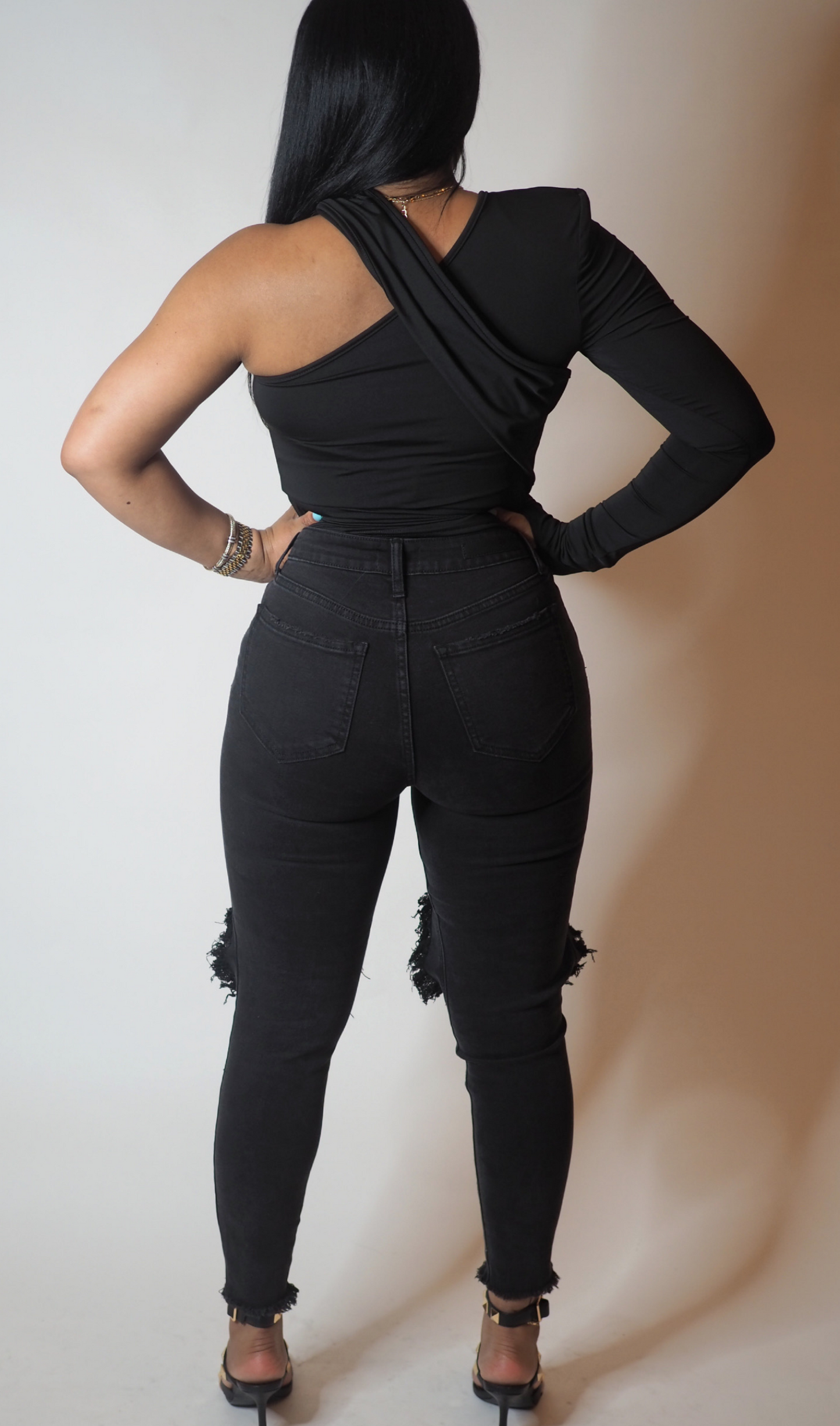 ESCAPE | DISTRESSED JEANS