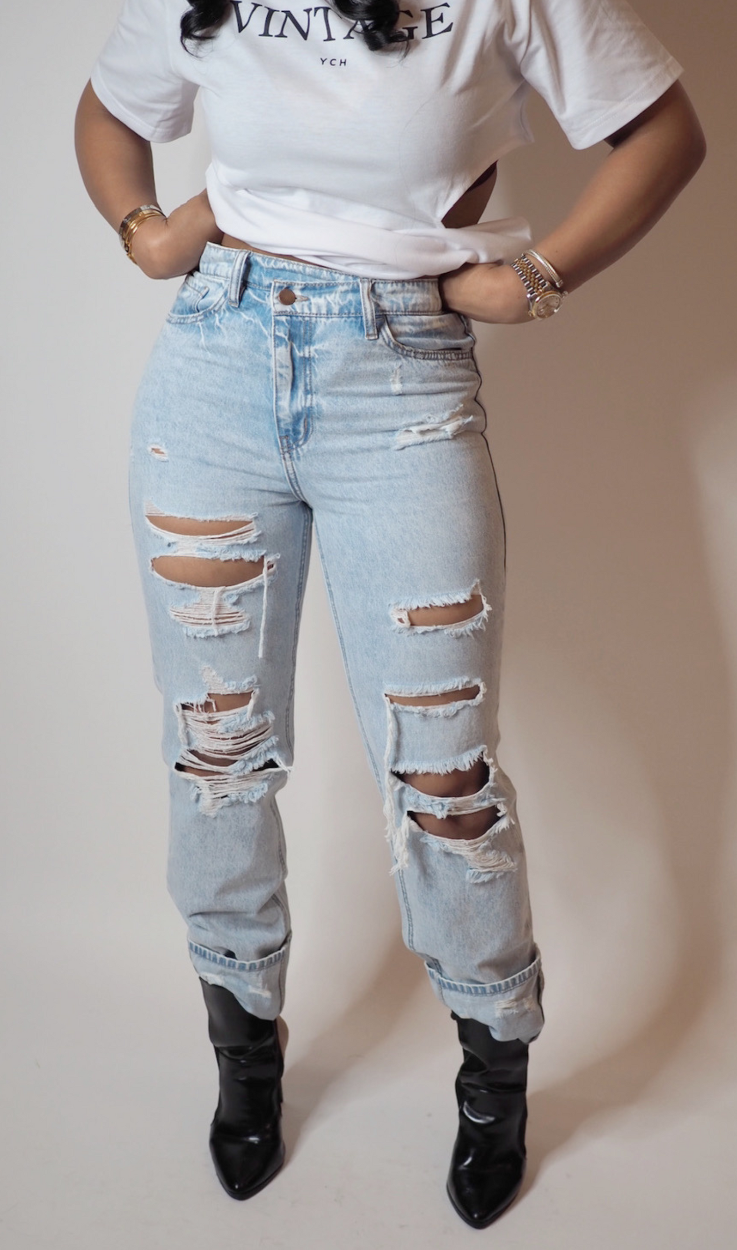 KORA | DISTRESSED JEANS