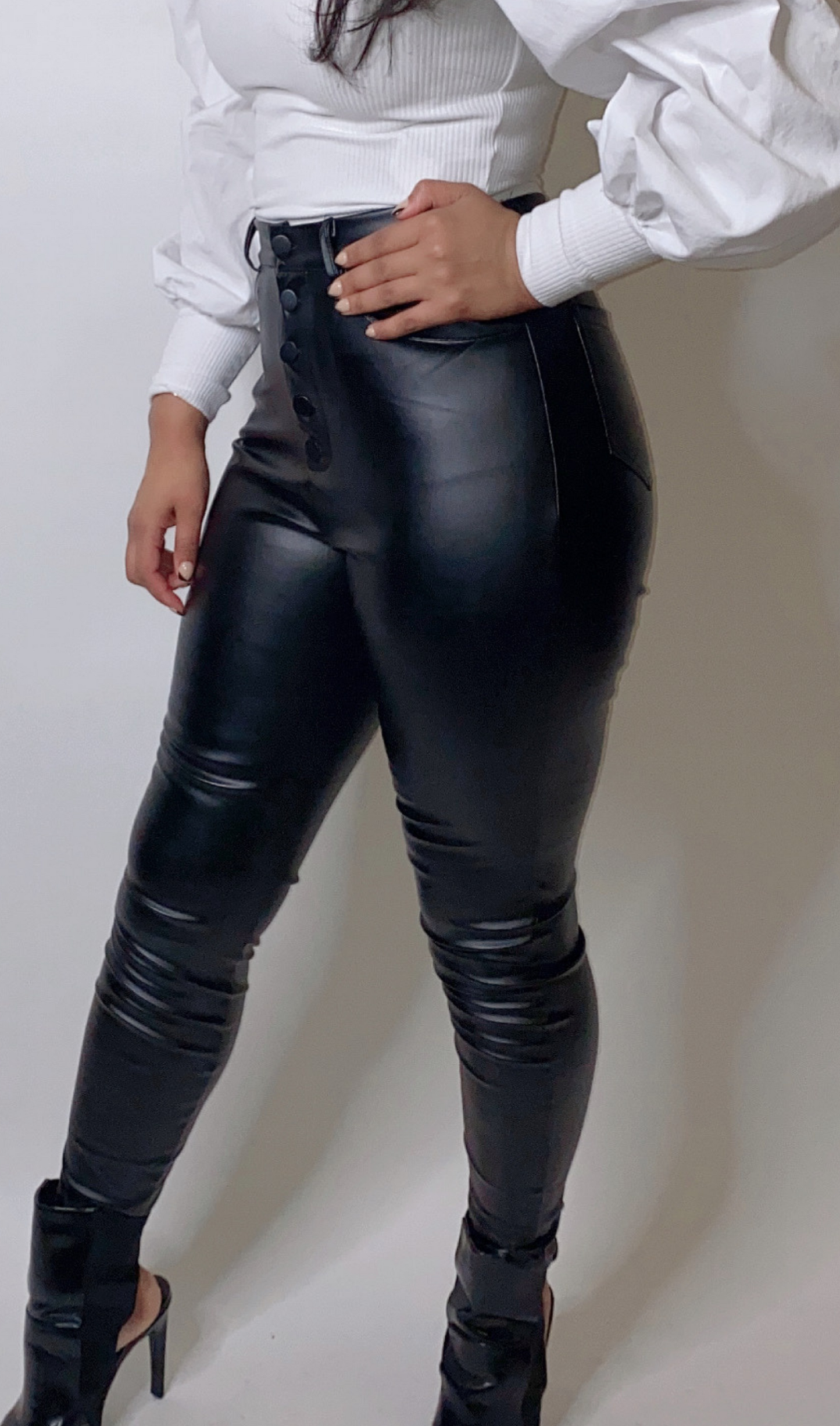 NIGHT OUT | FAUX LEATHER PANTS