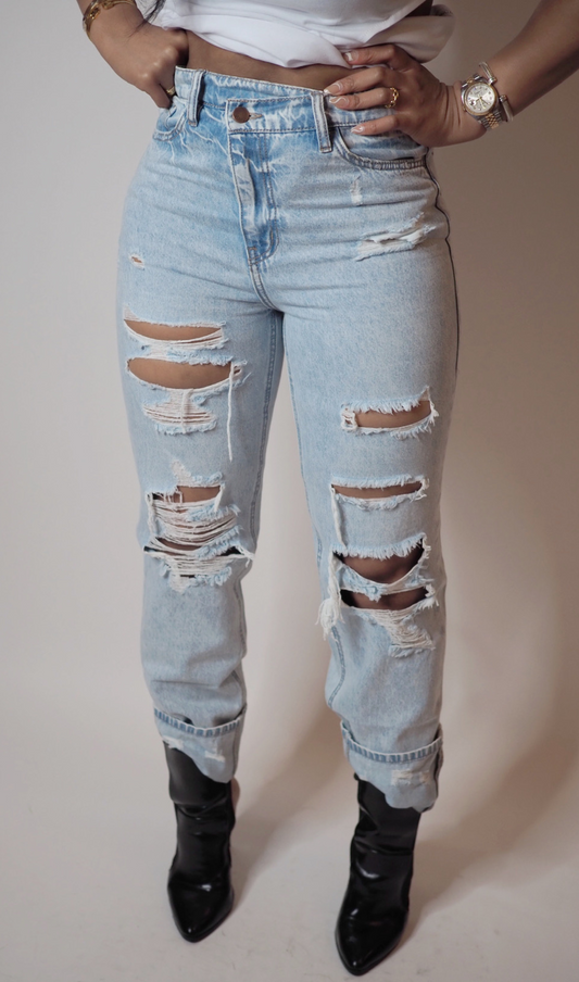 KORA | DISTRESSED JEANS